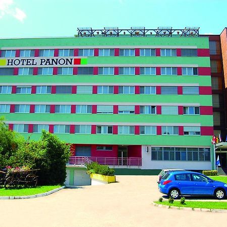 Hotel Panon Hodonín エクステリア 写真