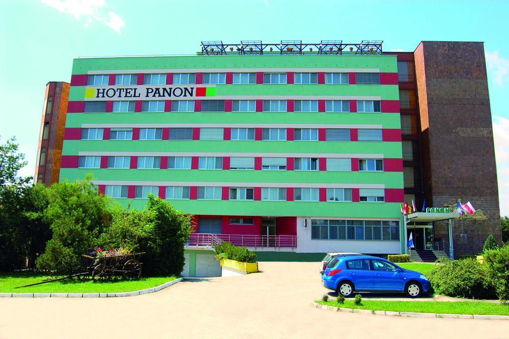 Hotel Panon Hodonín エクステリア 写真