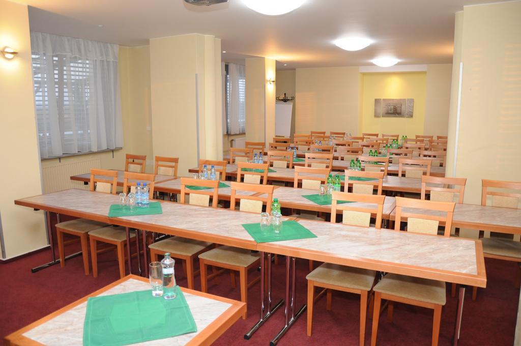 Hotel Panon Hodonín エクステリア 写真
