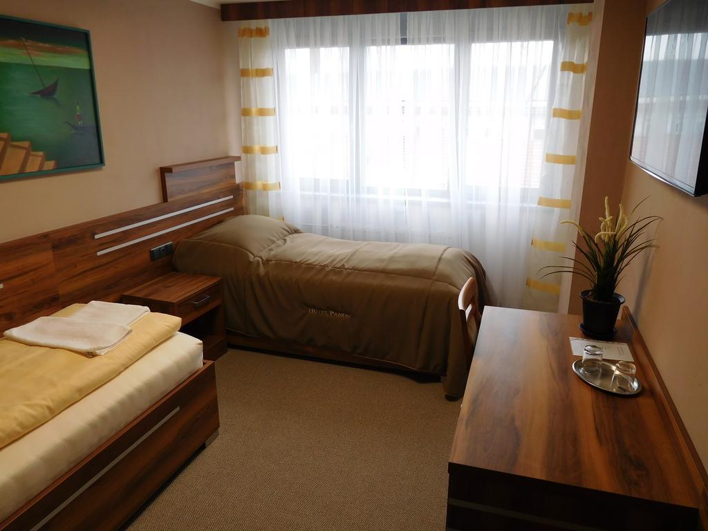 Hotel Panon Hodonín エクステリア 写真