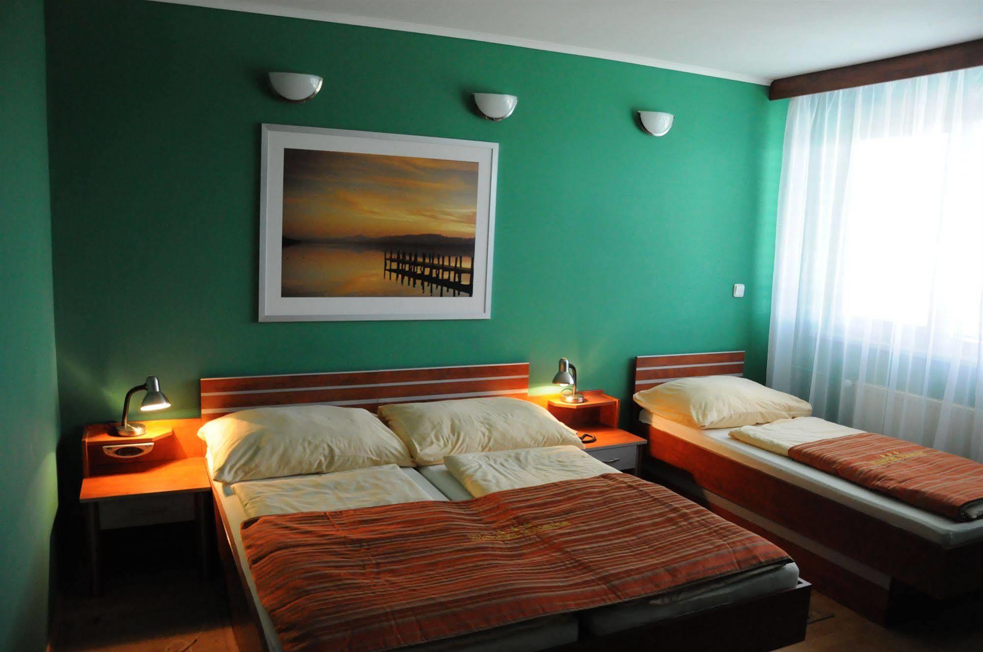 Hotel Panon Hodonín エクステリア 写真