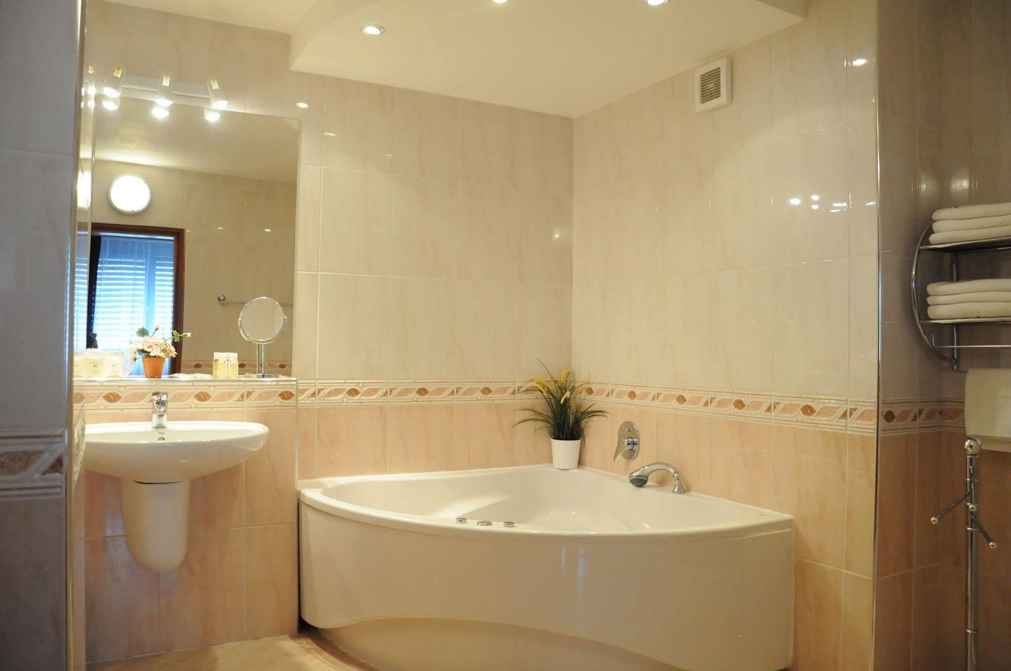 Hotel Panon Hodonín エクステリア 写真