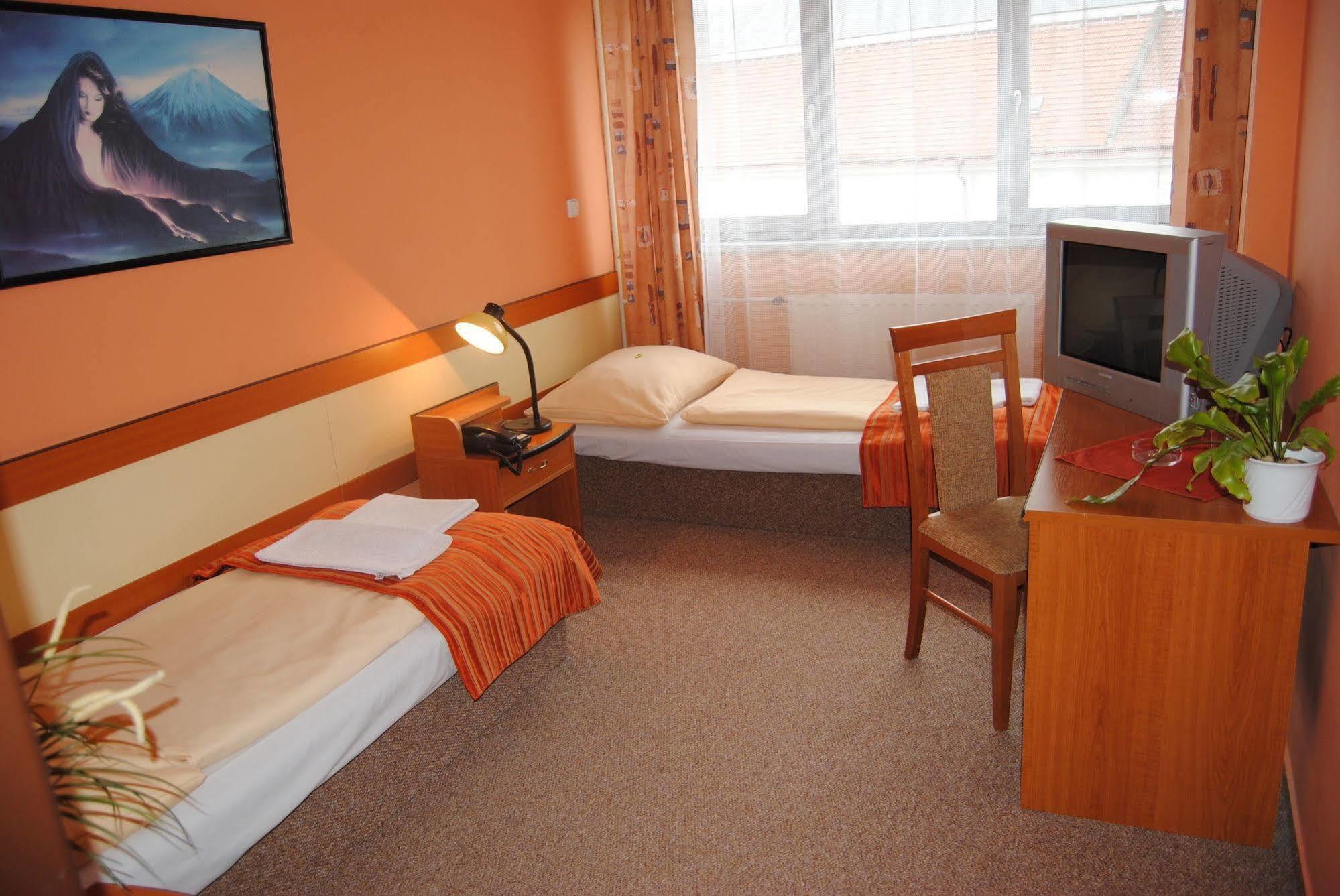 Hotel Panon Hodonín エクステリア 写真